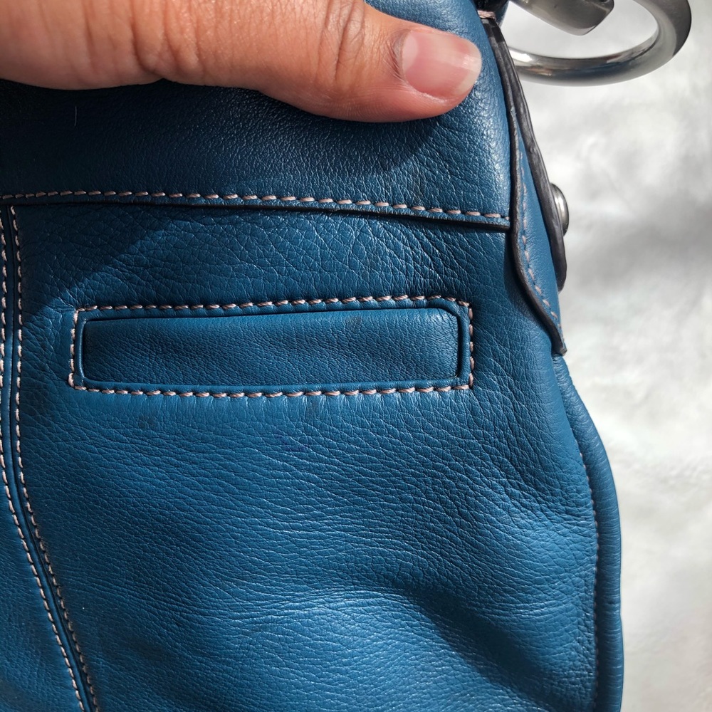 B Makowsky - Teal Crossbody - Picture 7 of 8